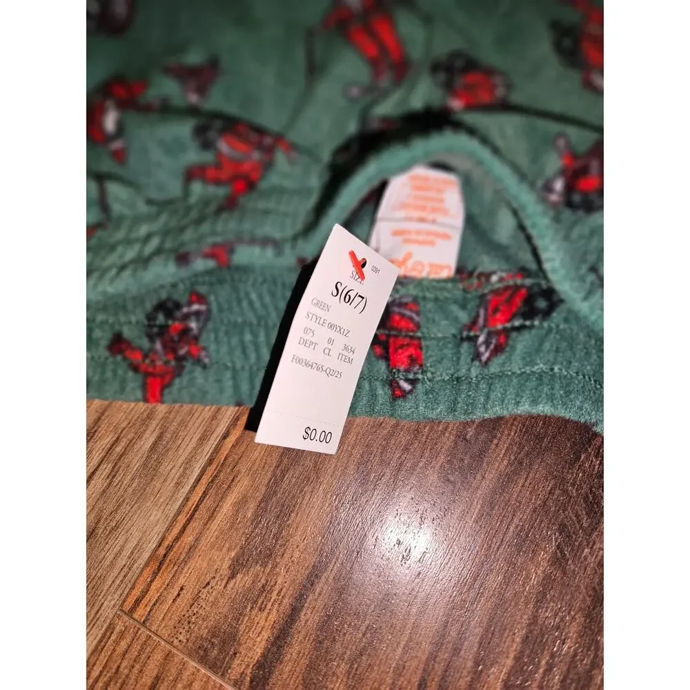 Cat & Jack Boys Long Sleeve Christmas Pajama Set NWT Size S(6/7)